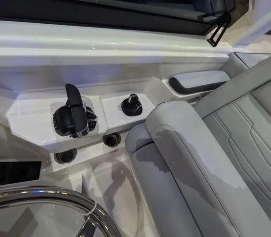 Slide: The Image of Robalo R277 DC In stock 2026 - 14