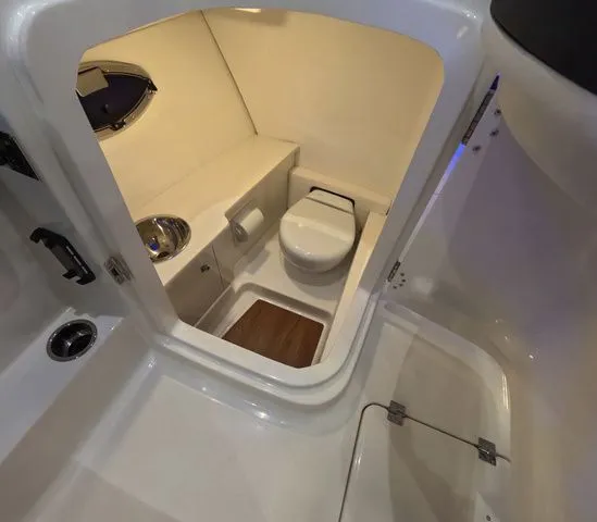 Slide: The Image of Robalo R277 DC In stock 2026 - 16