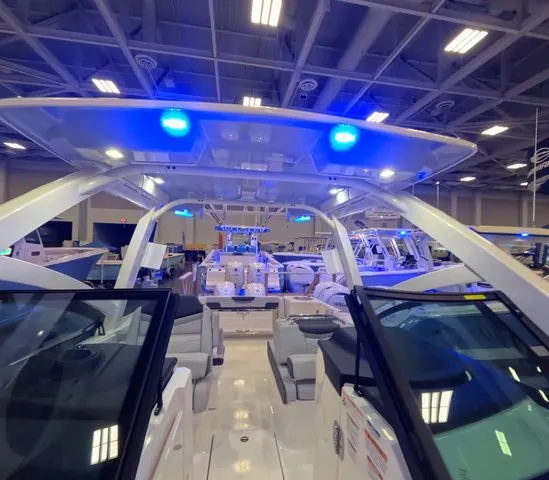 Slide: The Image of Robalo R277 DC In stock 2026 - 22