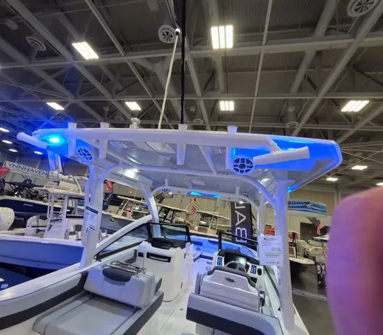 Slide: The Image of Robalo R277 DC In stock 2026 - 24