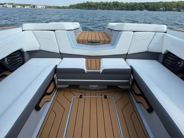 Slide: The Image of Nautique G25 2026 - 12