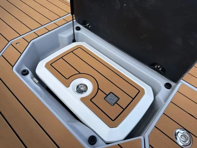 Slide: The Image of Nautique G25 2026 - 27