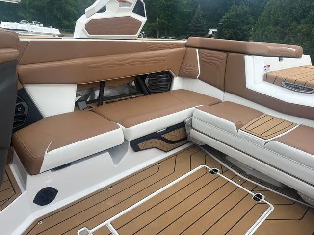 Slide: The Image of Nautique G23 2025 - 10