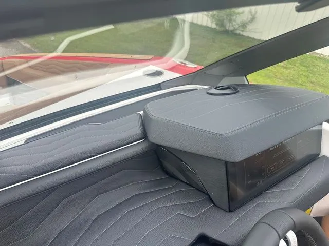 Slide: The Image of Nautique G23 2025 - 19