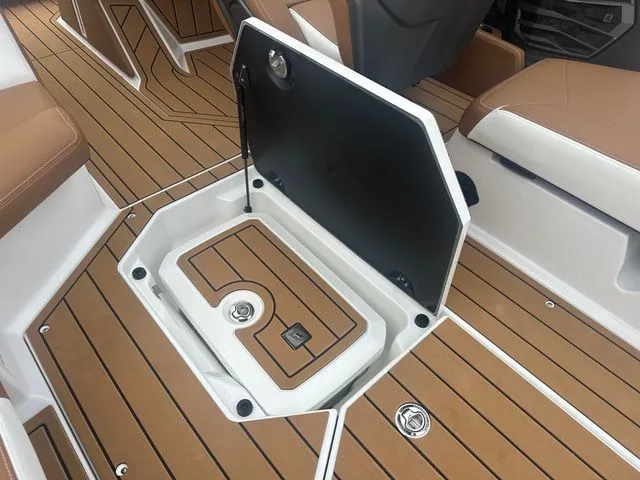 Slide: The Image of Nautique G23 2025 - 35