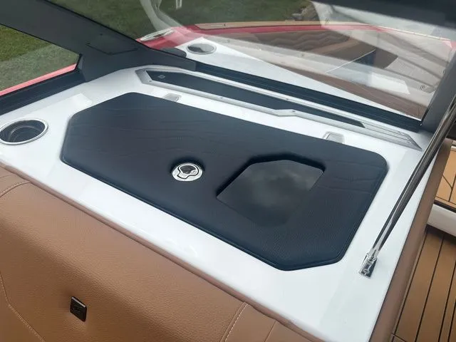 Slide: The Image of Nautique G23 2025 - 39