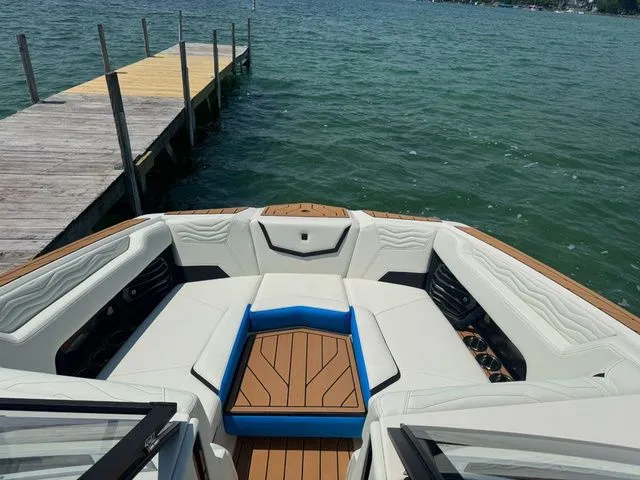 Slide: The Image of Nautique G23 2025 - 3