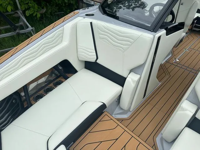 Slide: The Image of Nautique G23 2025 - 19