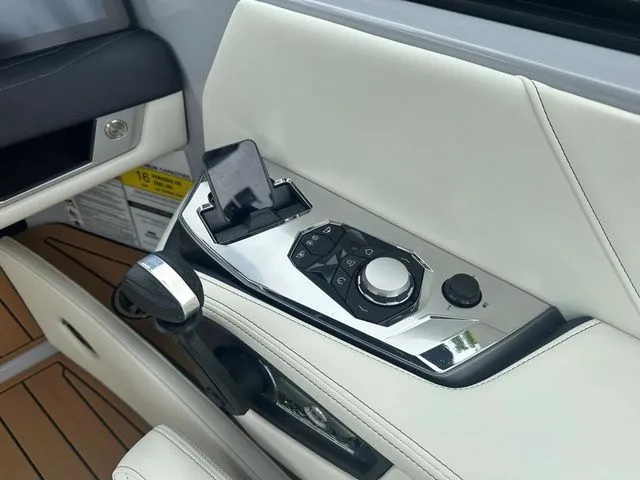 Slide: The Image of Nautique G23 2025 - 24