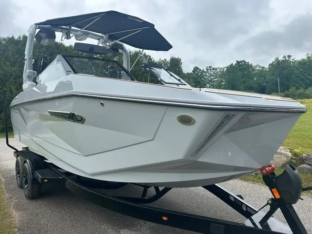 Slide: The Image of Nautique G23 2025 - 9