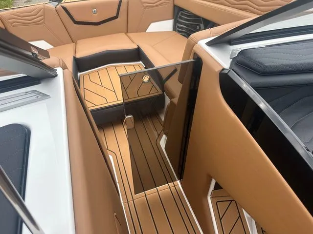 Slide: The Image of Nautique G23 2025 - 16