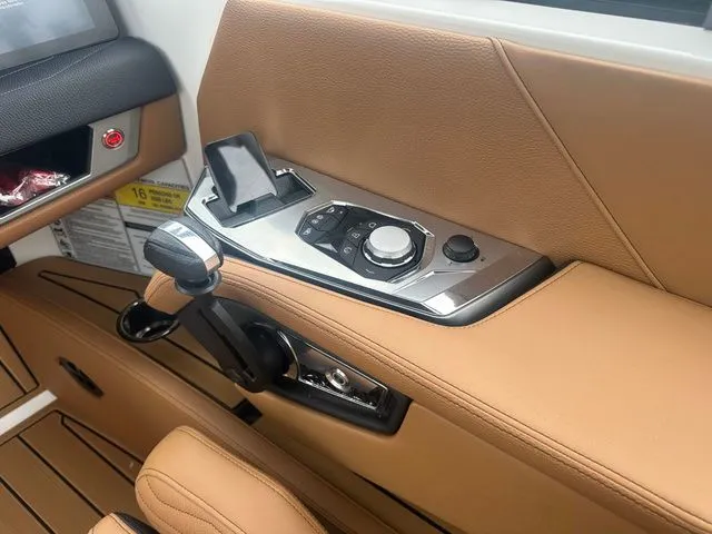 Slide: The Image of Nautique G23 2025 - 18