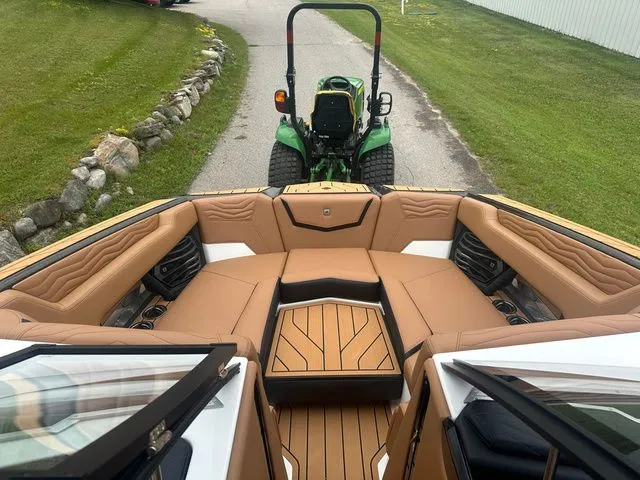 Slide: The Image of Nautique G23 2025 - 21