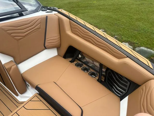 Slide: The Image of Nautique G23 2025 - 24