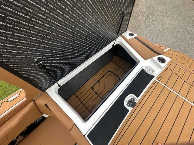 Slide: The Image of Nautique G23 2025 - 37