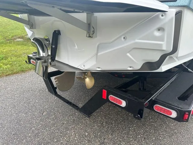 Slide: The Image of Nautique Super Air Nautique GS22 2025 - 10