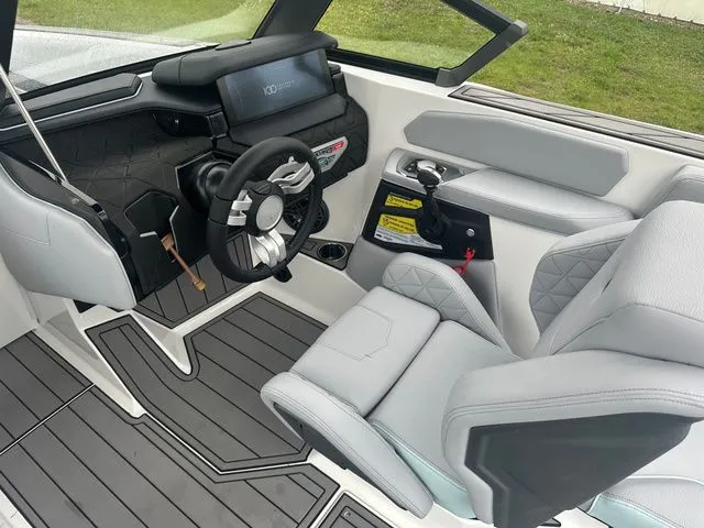 Slide: The Image of Nautique Super Air Nautique GS22 2025 - 15