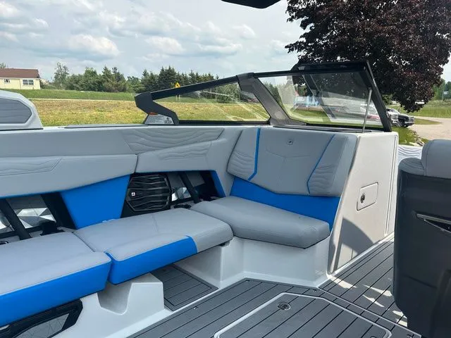 Slide: The Image of Nautique G23 2025 - 14