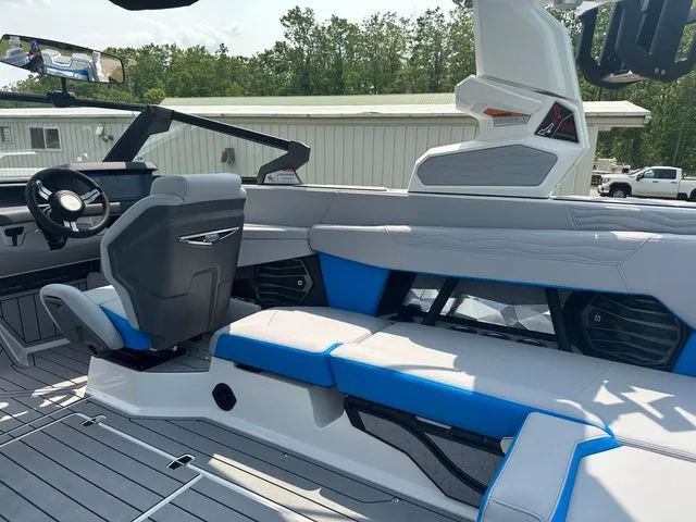 Slide: The Image of Nautique G23 2025 - 15