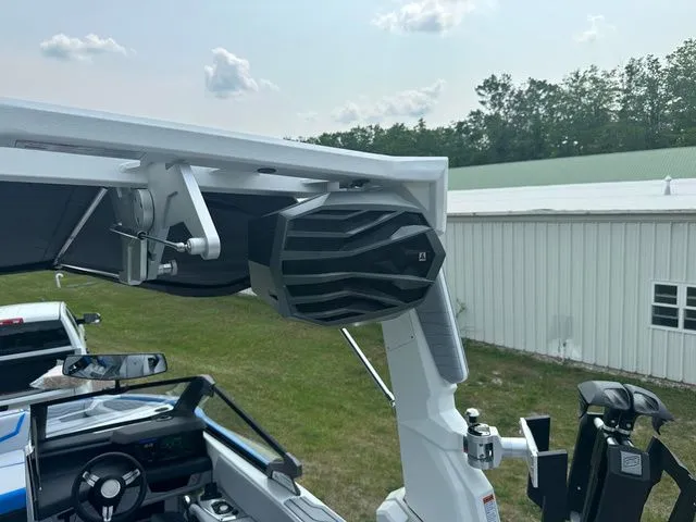 Slide: The Image of Nautique G23 2025 - 26