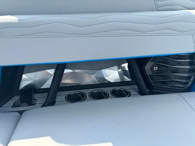 Slide: The Image of Nautique G23 2025 - 29