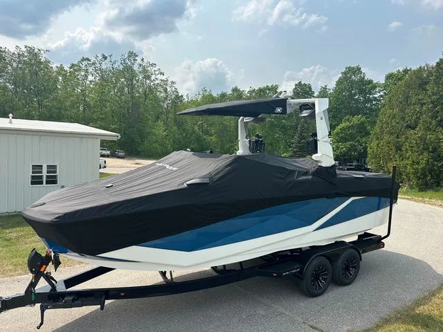 Slide: The Image of Nautique G23 2025 - 8