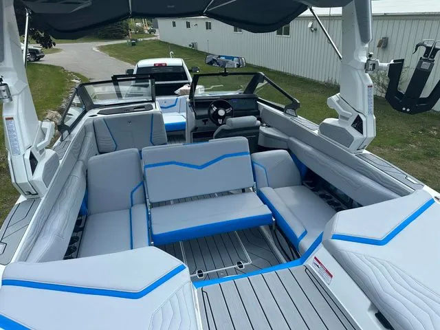 Slide: The Image of Nautique G23 2025 - 9