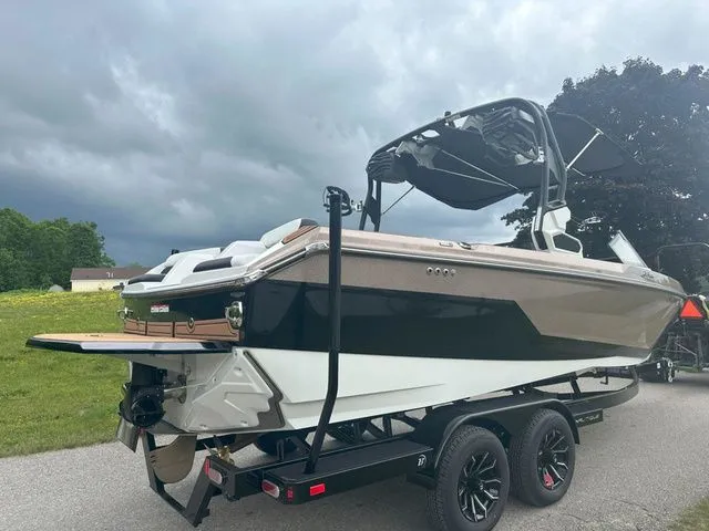 Slide: The Image of Nautique Super Air Nautique GS22 2025 - 4