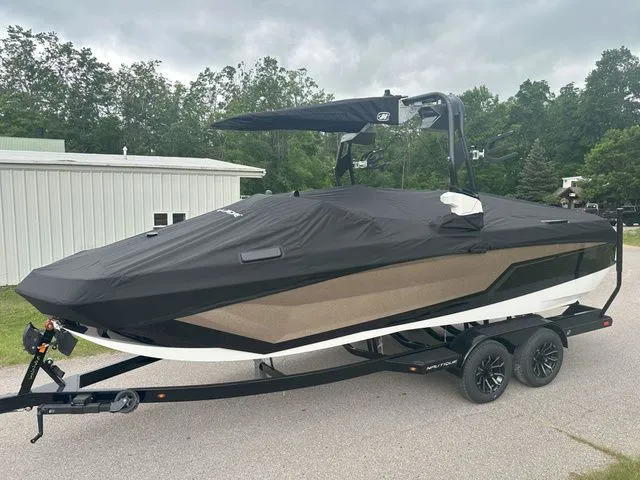 Slide: The Image of Nautique Super Air Nautique GS22 2025 - 8