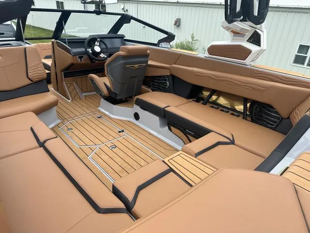 Slide: The Image of Nautique G23 2025 - 11