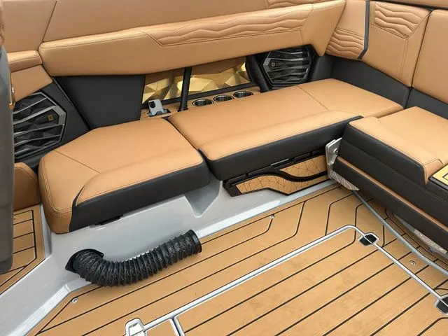 Slide: The Image of Nautique G23 2025 - 13