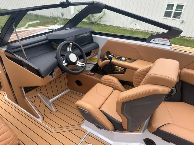 Slide: The Image of Nautique G23 2025 - 16