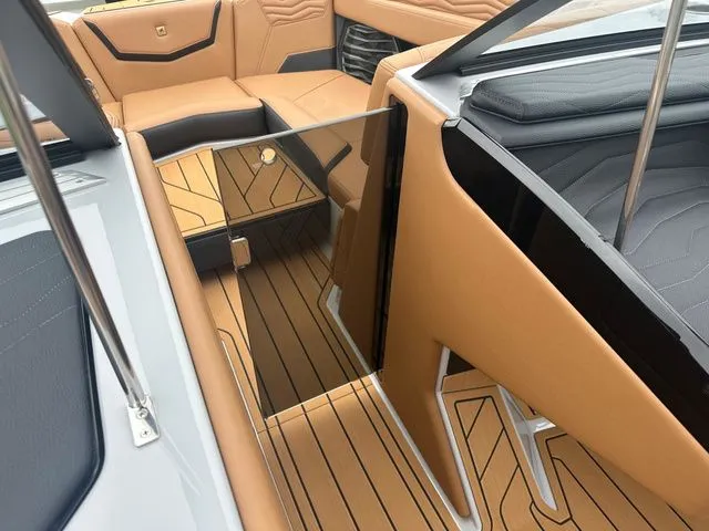 Slide: The Image of Nautique G23 2025 - 17