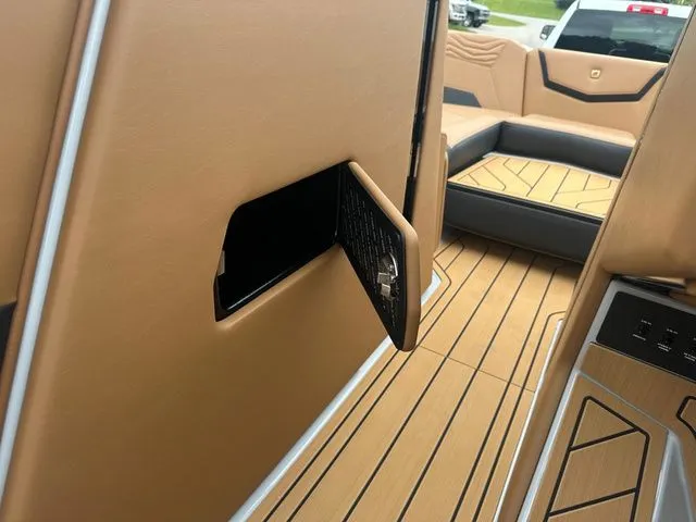 Slide: The Image of Nautique G23 2025 - 30