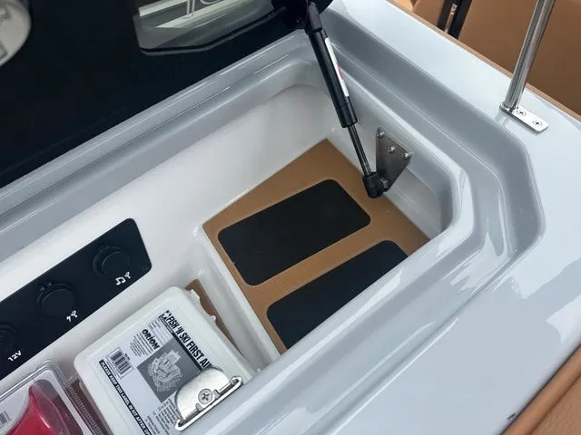 Slide: The Image of Nautique G23 2025 - 33