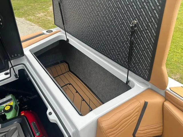 Slide: The Image of Nautique G23 2025 - 38