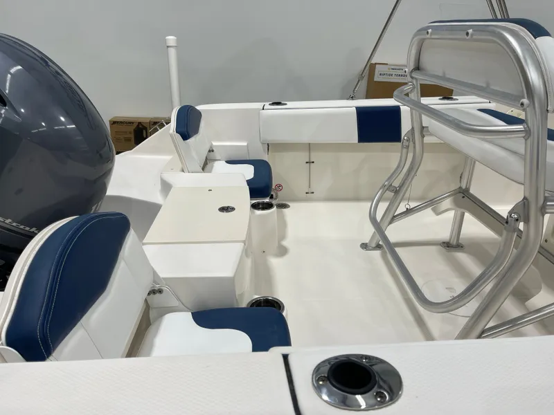 Slide: The Image of Robalo R180 Center Console 2018 - 6