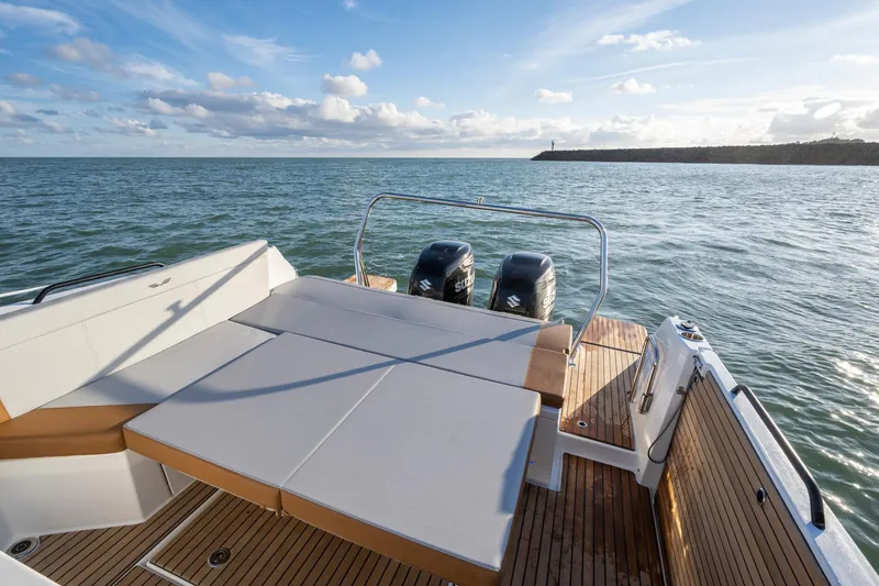 Slide: The Image of Beneteau Flyer 9 Sundeck - 21