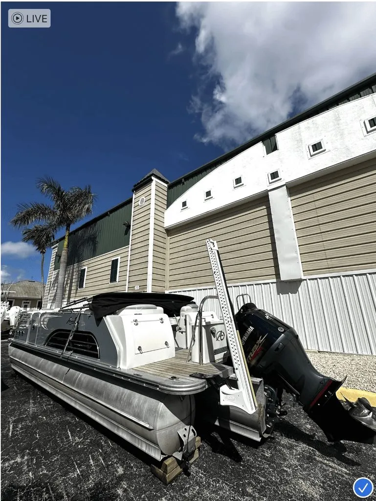 Slide: The Image of Avalon 2585 Entertainer 2014 - 3