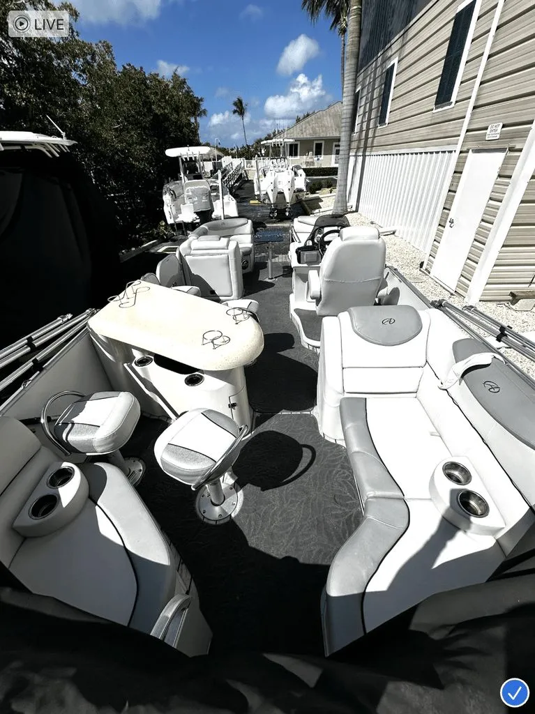 Slide: The Image of Avalon 2585 Entertainer 2014 - 7