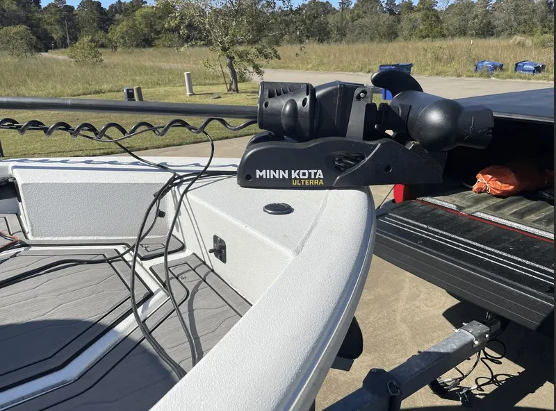 Slide: The Image of Avid 21 Fusion CC 2023 - 3