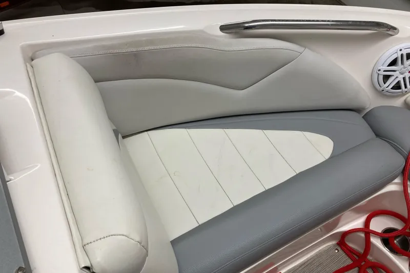 Slide: The Image of 2008 MasterCraft MariStar 215 boat interior with gray and white seating. - 13