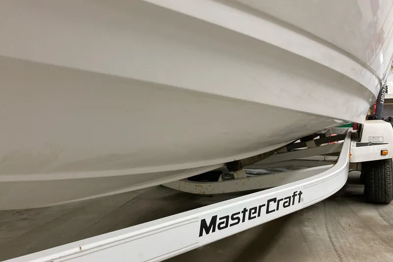 Slide: The Image of 2008 MasterCraft MariStar 215 boat on trailer, close-up view. - 5