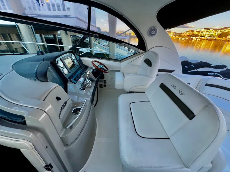 Slide: The Image of Sea Ray 38 Sundancer 2007 - 4
