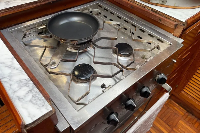 Slide: The Image of Hershine 42 - Galley Stove/Oven - 3