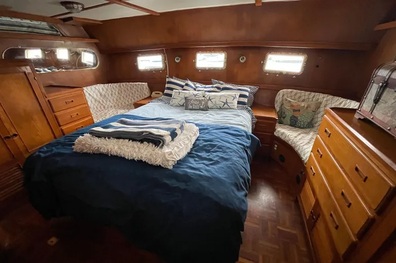 Slide: The Image of Hershine 42 - Owner's Cabin - 7