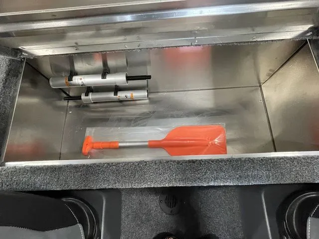 Slide: The Image of Tracker Bass Tracker Classic XL 2026 - 18