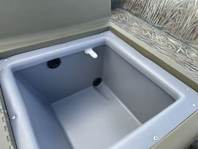 Slide: The Image of Tracker Grizzly 1648 SC 2026 - 20