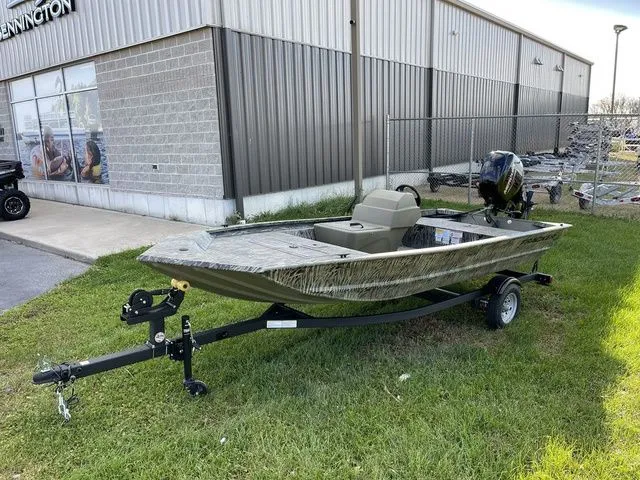 Slide: The Image of Tracker Grizzly 1648 SC 2026 - 3