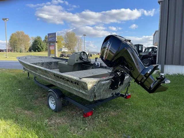 Slide: The Image of Tracker Grizzly 1648 SC 2026 - 5